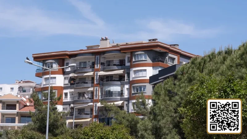 Qiraja në Vlorë: Çfarë të Pyetësh Para se të Bëhesh Fqinji i Detit