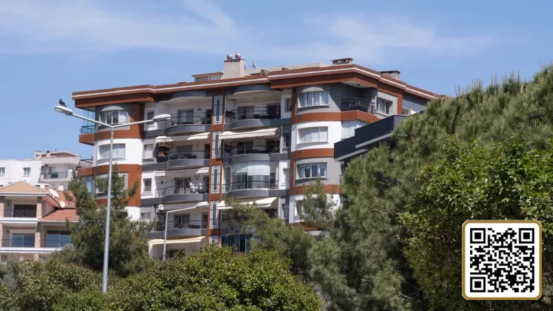 Qiraja në Vlorë: Çfarë të Pyetësh Para se të Bëhesh Fqinji i Detit