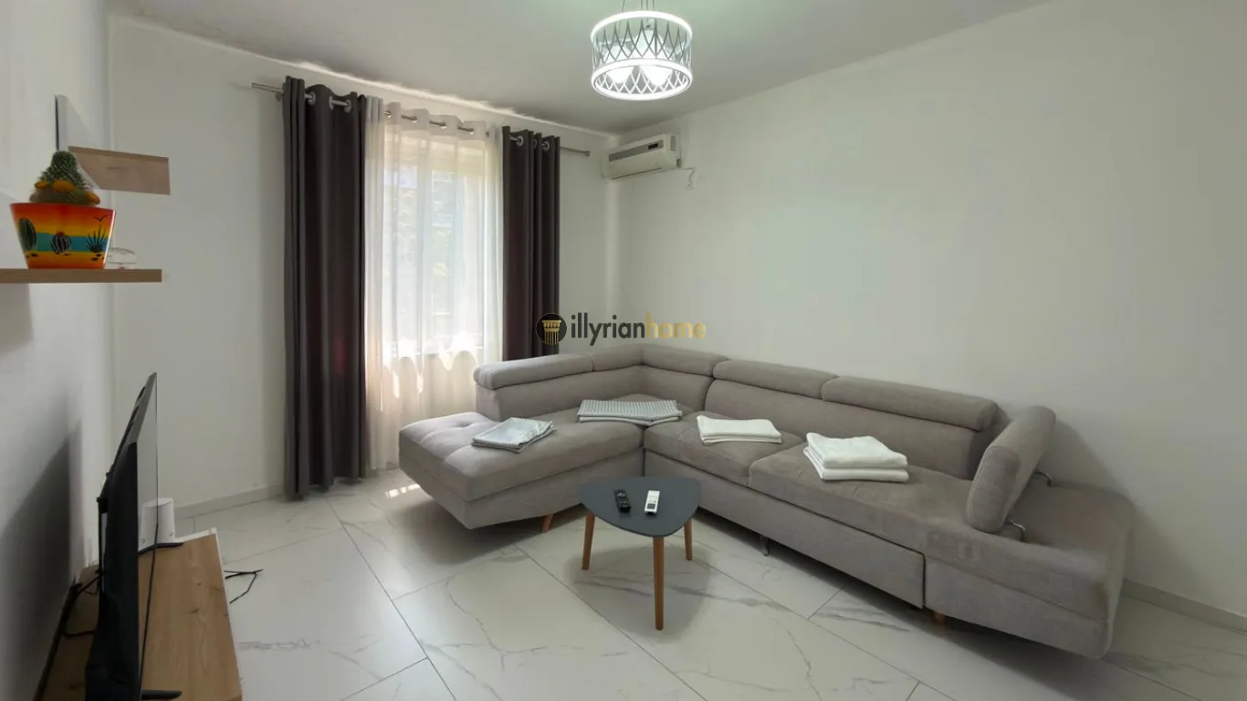 For rent, 1+1 apartment with separate kitchen opposite Down Town
