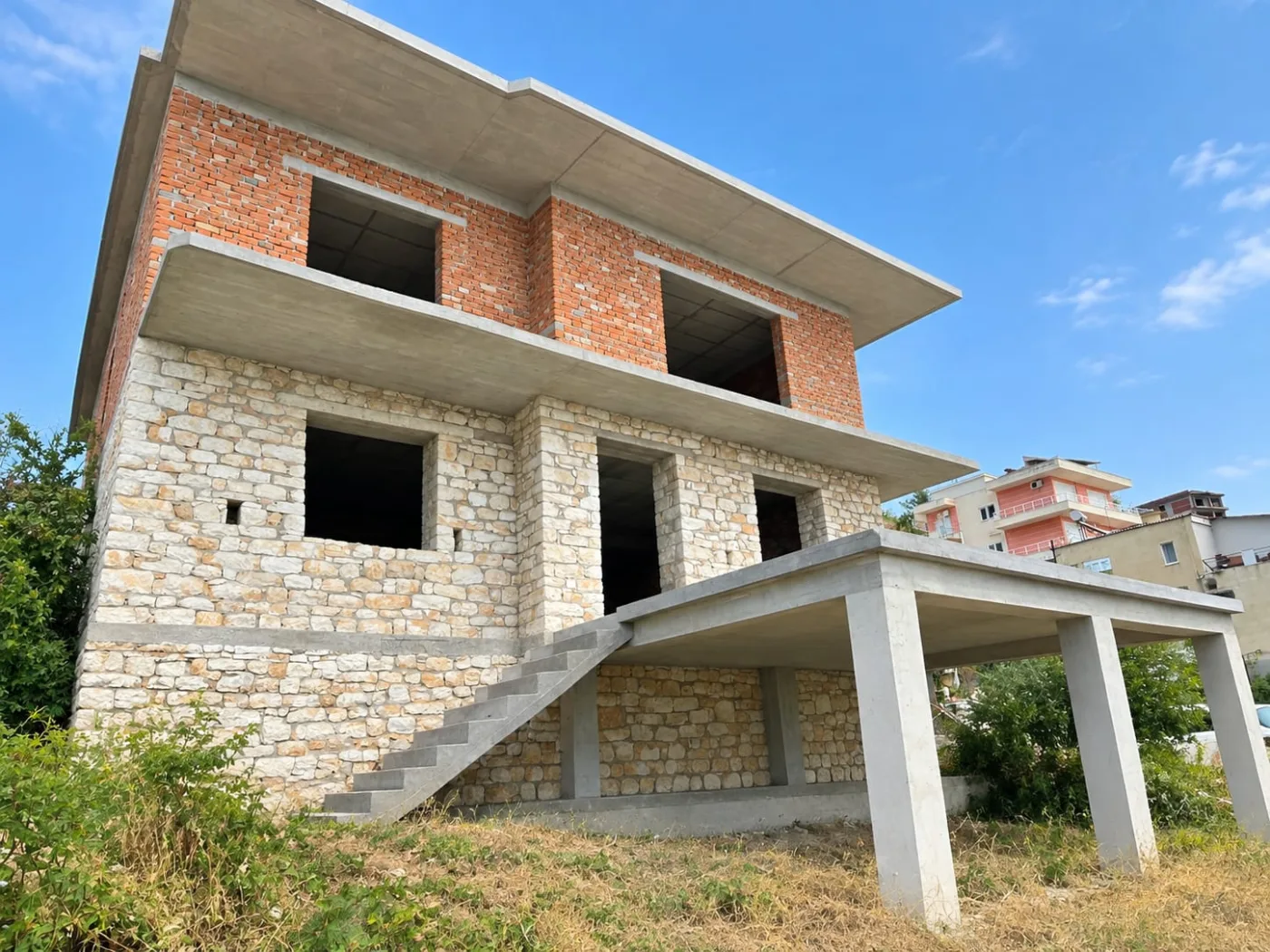 ESCLUSIVA | PROPRIETÀ A DUE PIANI CON 317 M² DI TERRENO IN VENDITA – SARANDË - Image 5
