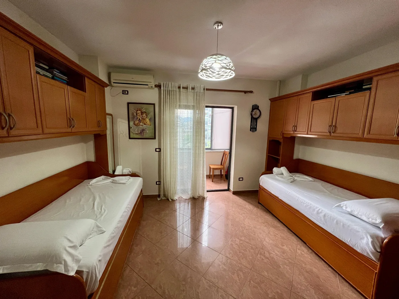 For rent, 2+1+2 apartment with 2 bathrooms, Rruga e Kavajës, Tirana. 8