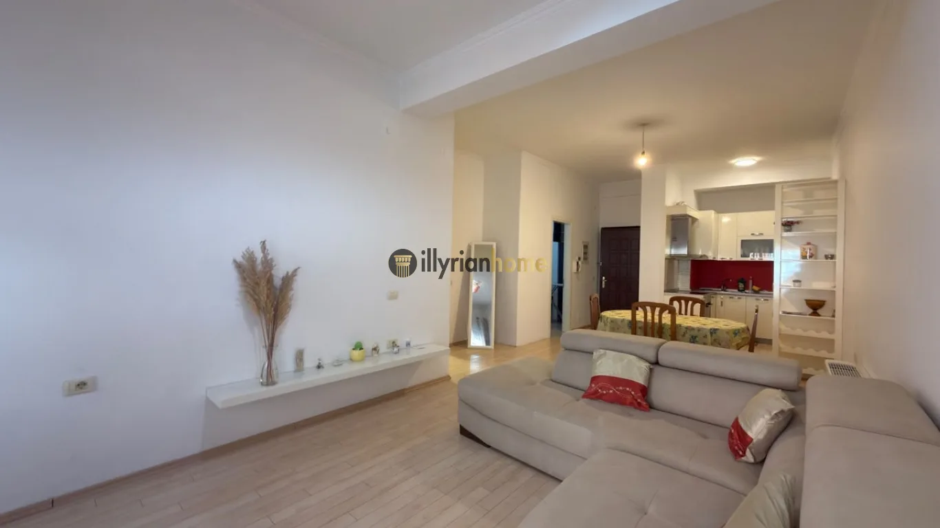 APARTAMENT 2+1 ME QIRA | RRUGA PETI | SALLON I MADH & PARKIM OPSIONAL - Image 8