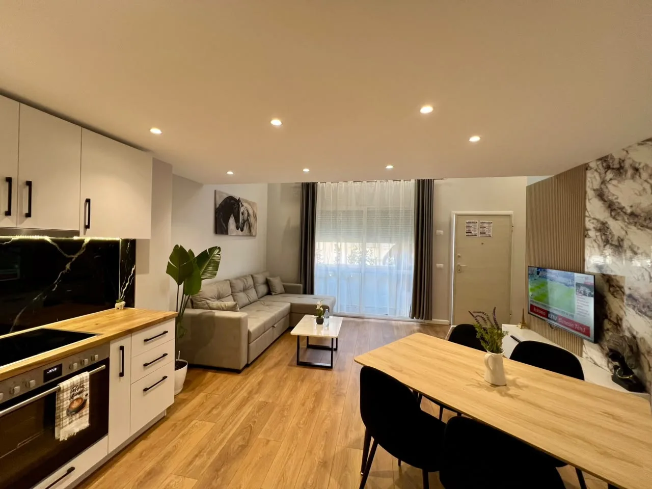 Shitet Duplex Luksoz, Gati për Banim ose Airbnb, pranë Liqenit të Thatë - Image 3