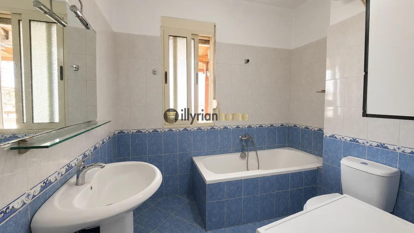 EKSKLUZIVE PËR SHITJE | APARTAMENT 2+1+2 – RRUGA “4 DËSHMORËT ”, TIRANË - Image 7