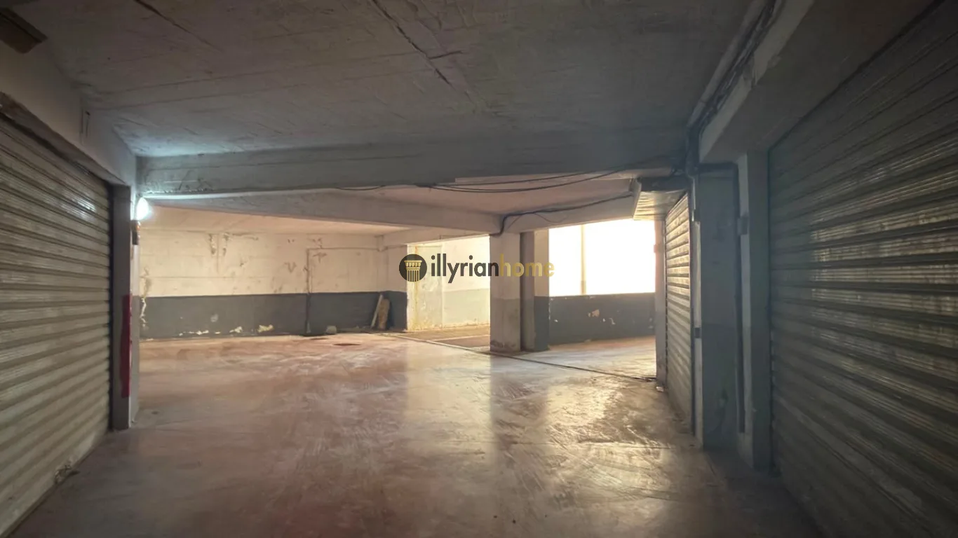 In affitto – Garage | Villa L, Astir - Image 1
