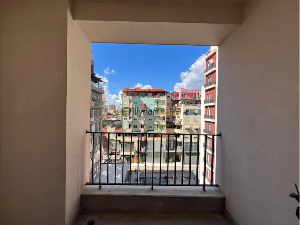 Zum Verkauf, 1+1 Wohnung in Laprakë, Tiranë. - Image 8