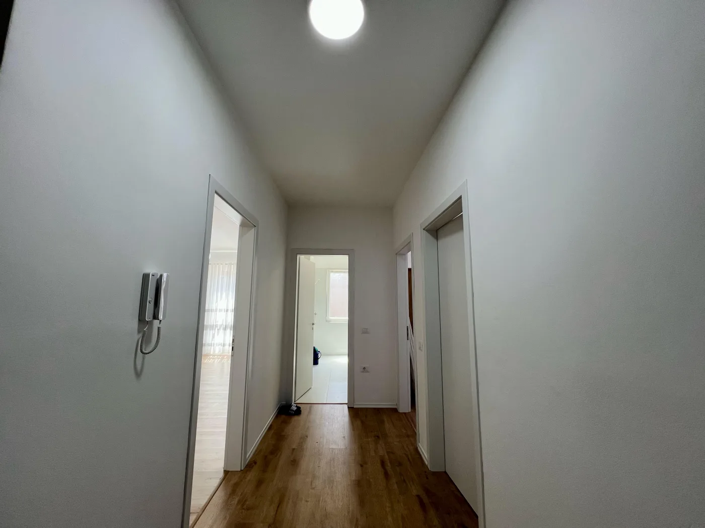 Zur Miete, Wohnung 2+1, “Paskuqan”, Tirana. 10