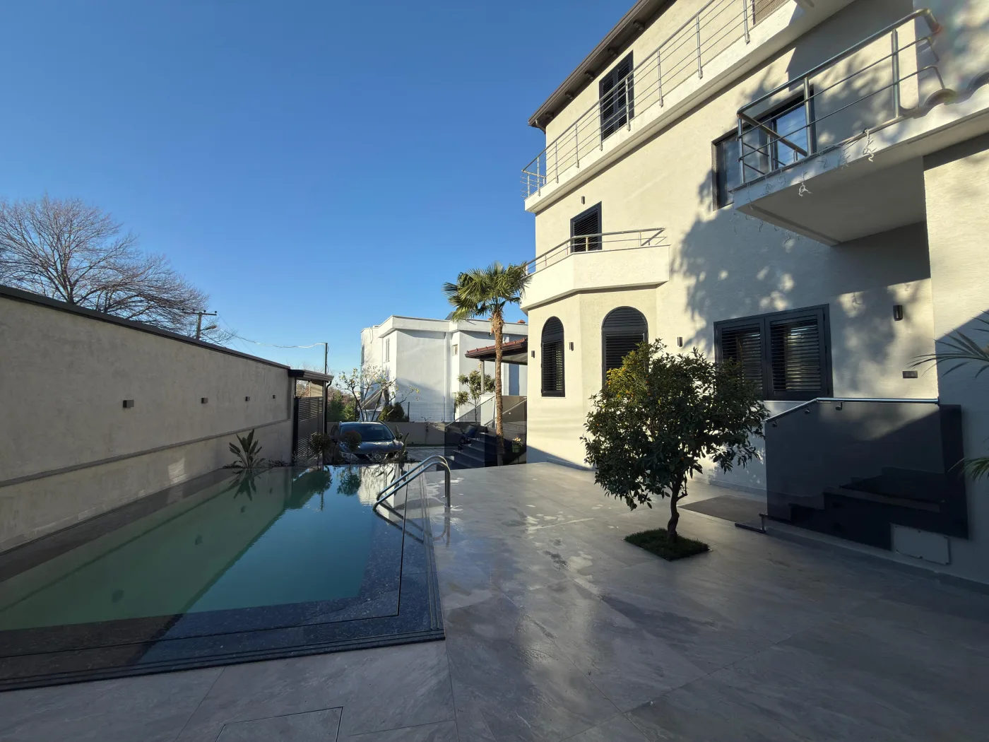 In vendita: Villa ultra-lussuosa su 3 piani con terrazza panoramica, piscina, palestra, cortile privato e parcheggio per 6 auto a Liqeni i Thatë, Tirana. - Image 21
