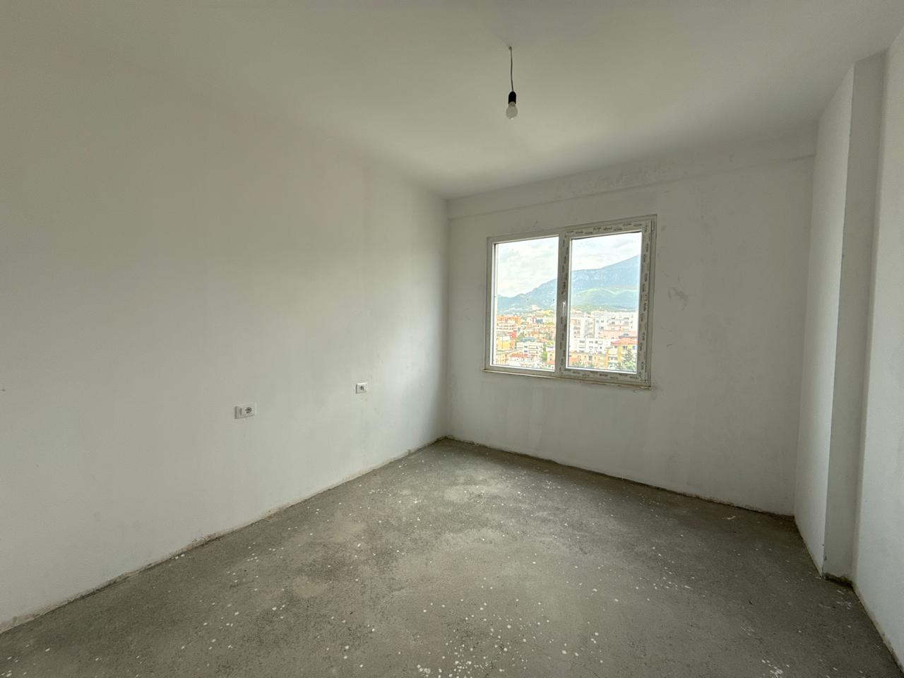 For sale, 2+1 apartment with 2 bathrooms and a balcony, “Xhamlliku”, Tirana. 5