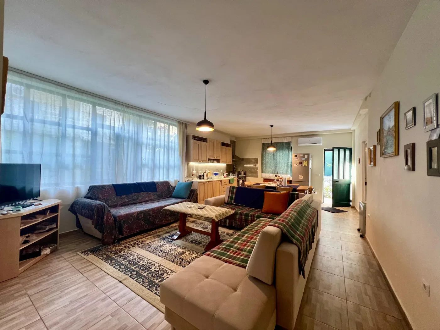Villa exclusiva de dos plantas en venta en Bregdet con jardín privado — una inversión excepcional en Shkëmbi de Kavajë 5