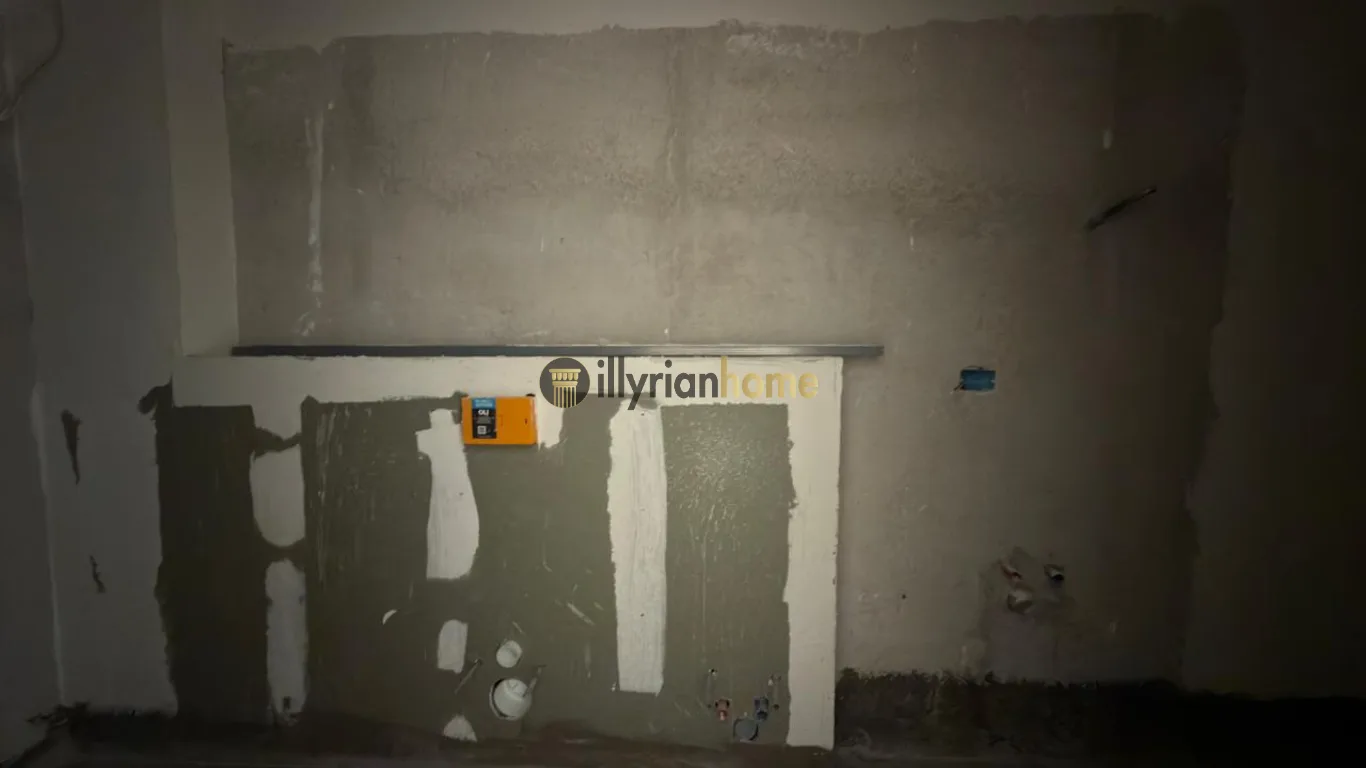 For sale | 2+1 apartment with balcony – Rruga "Mihal Grameno", Tiranë - Image 3