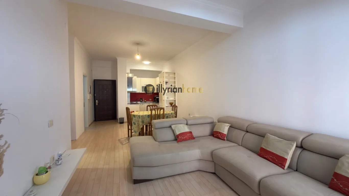 APARTAMENT 2+1 ME QIRA | RRUGA PETI | SALLON I MADH & PARKIM OPSIONAL - Image 1