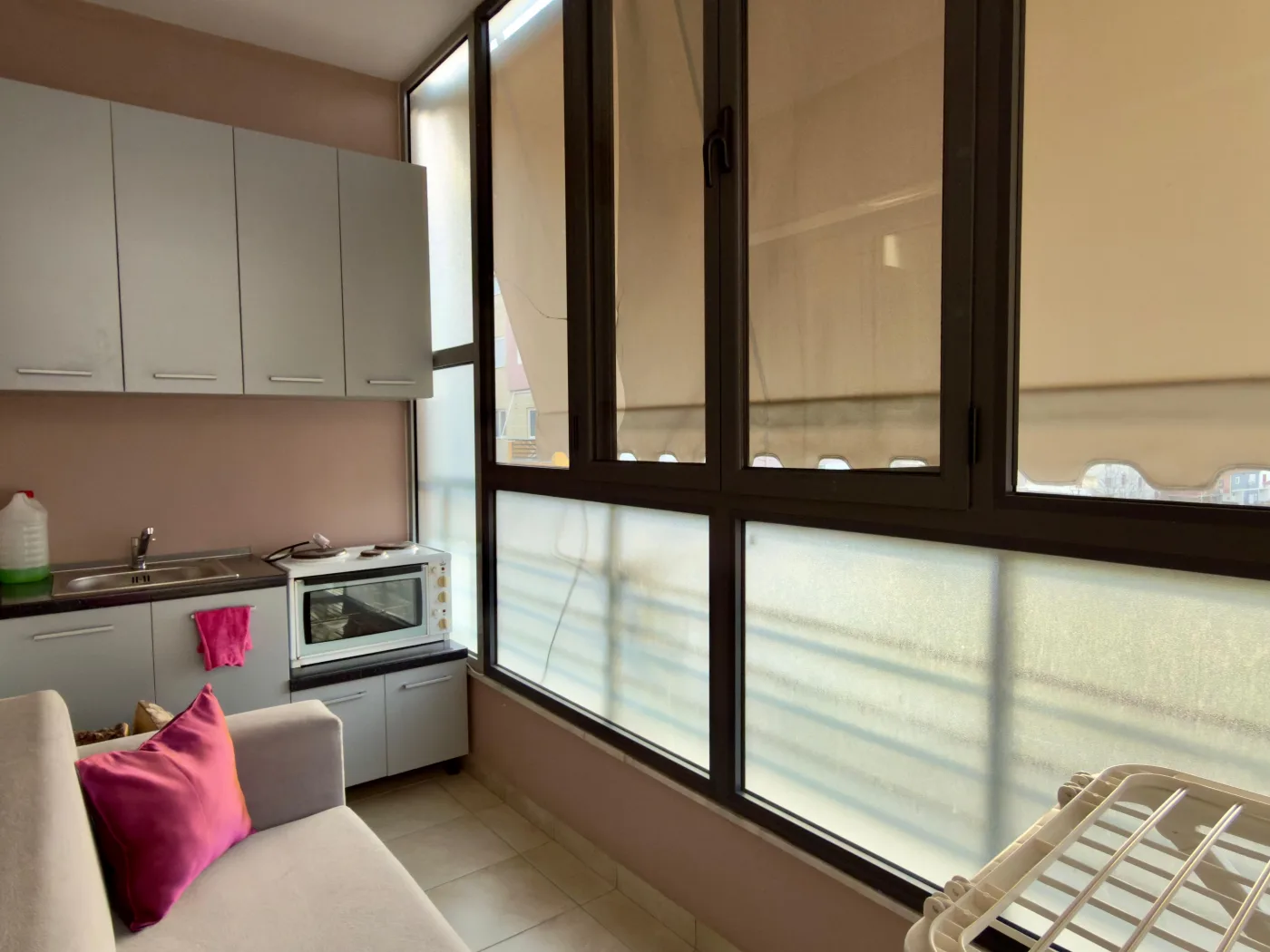 For rent Furnished 1+1 Apartment, located on “Shëtitoren”, opposite “Hotel 1 Maji”, Pogradec. 13