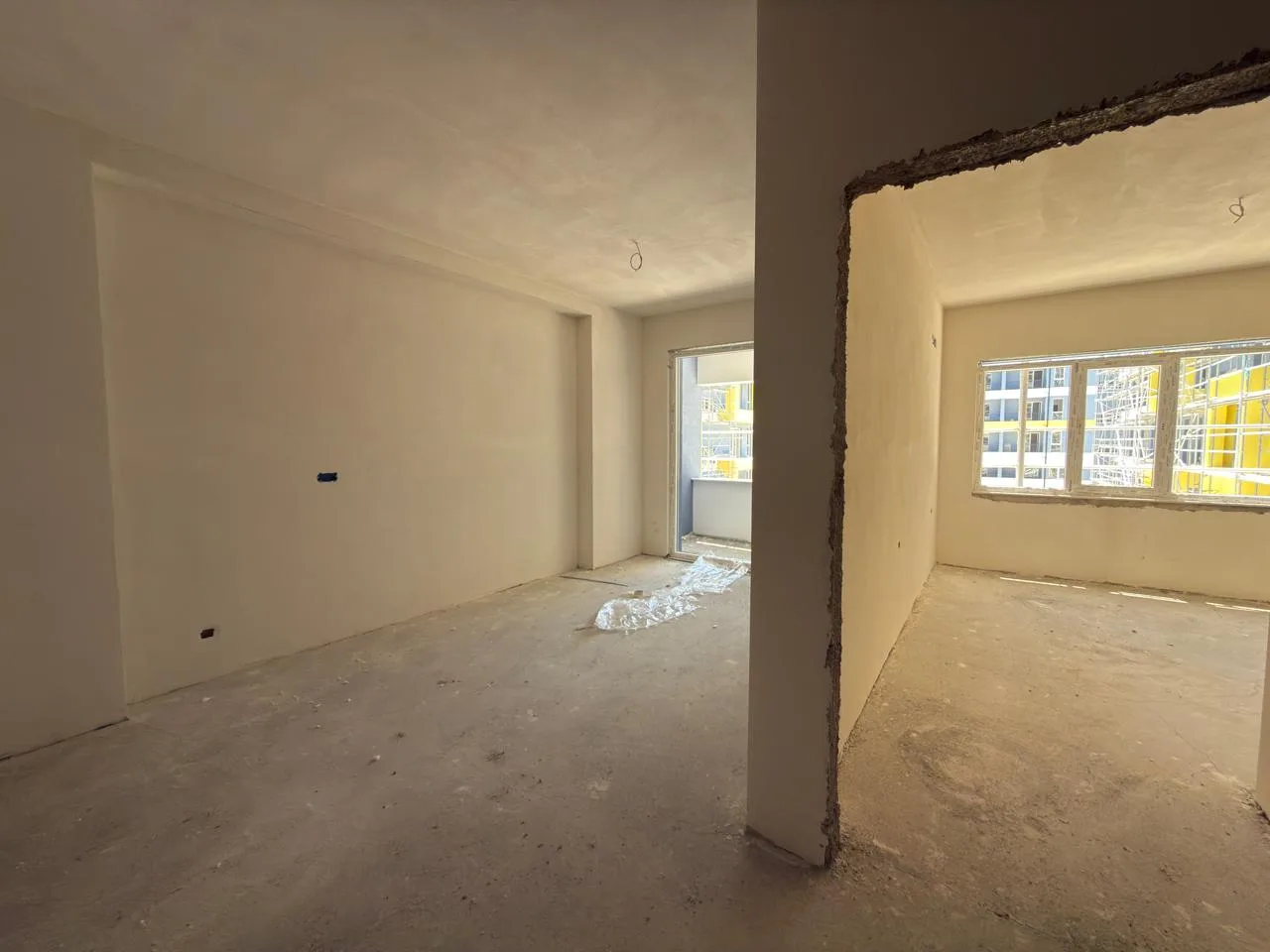 Ekskluzive Shitet Apartament 1+1 me Ballkon në Univers City, Tiranë. - Image 5