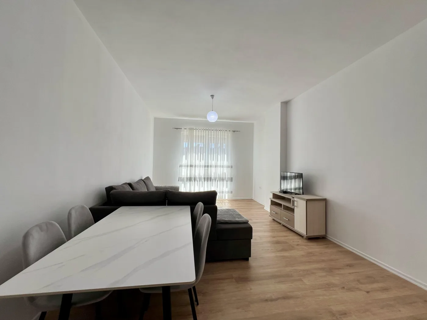 Zur Miete, Wohnung 2+1, “Paskuqan”, Tirana. 12