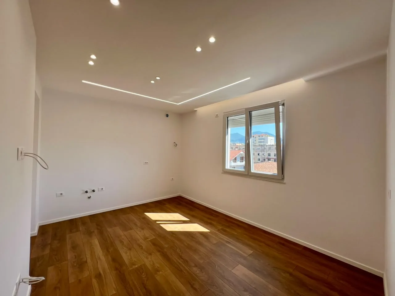 Shitet, Apartament 2+1 rruga ”4 Dëshmorët”, Tiranë. - Image 3
