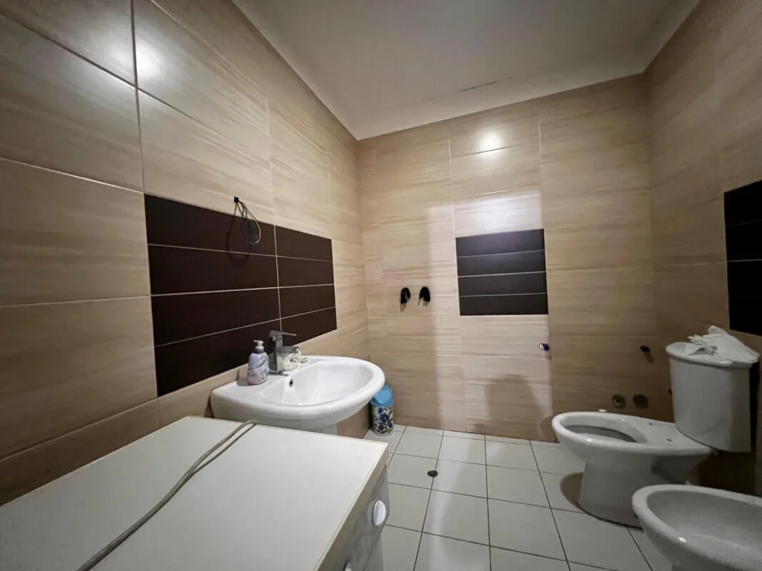 Zum Verkauf, Hotel mit 4 Stockwerken + Restaurant, Mali i Dajtit – Tirana - Image 11