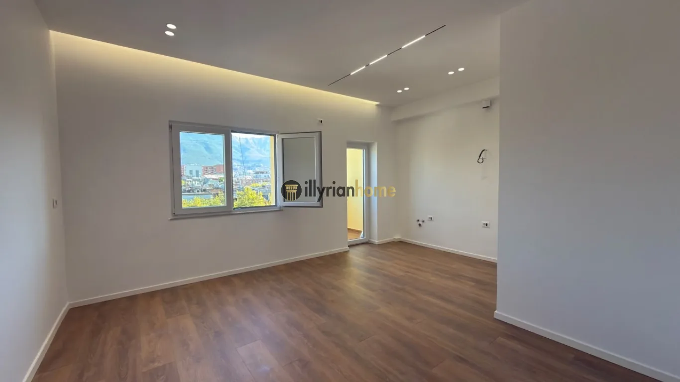 IN VENDITA | Appartamento moderno 1+1, in via Bardhyl | Vicino al liceo di Çajupi - Image 1