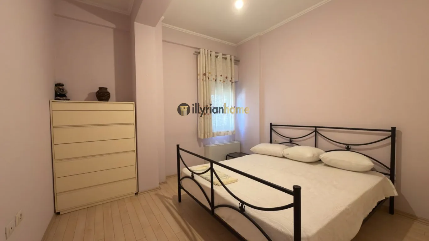 APARTAMENT 2+1 ME QIRA | RRUGA PETI | SALLON I MADH & PARKIM OPSIONAL - Image 4