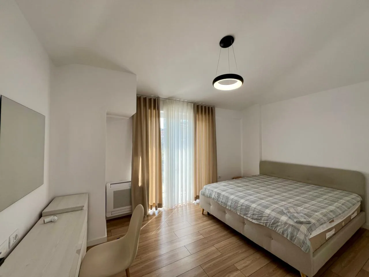Zur Miete, 3-stöckige Villa "Mjull Bathore", Tirana - Image 13