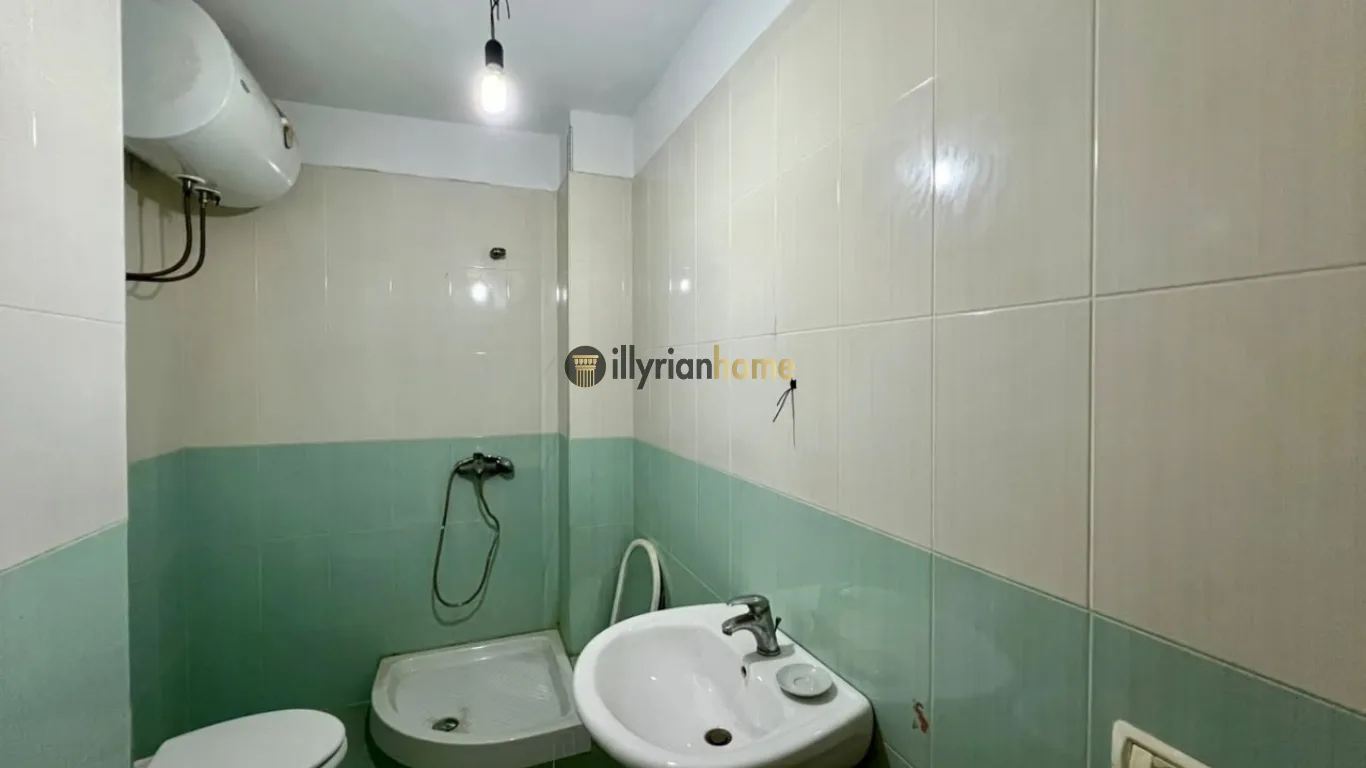 QIRA | APARTAMENT 3+1 , GJIMNAZI "PARTIZANI"-TIRANË - Image 11