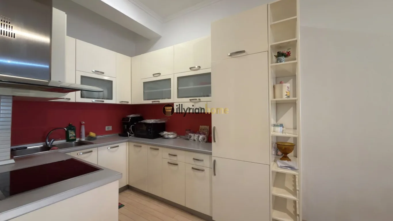 APARTAMENT 2+1 ME QIRA | RRUGA PETI | SALLON I MADH & PARKIM OPSIONAL - Image 3