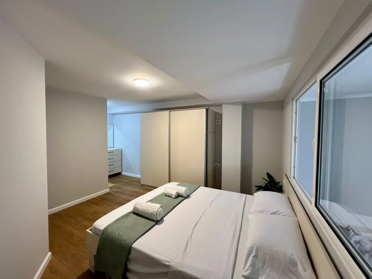 Shitet Duplex Luksoz, Gati për Banim ose Airbnb, pranë Liqenit të Thatë - Image 5