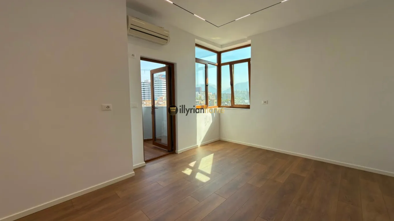 For sale, renovated 1+1 apartment with high-quality workmanship on Fadil Bodinaku Street, former New Tirana Station – Nishanaku Bridge.