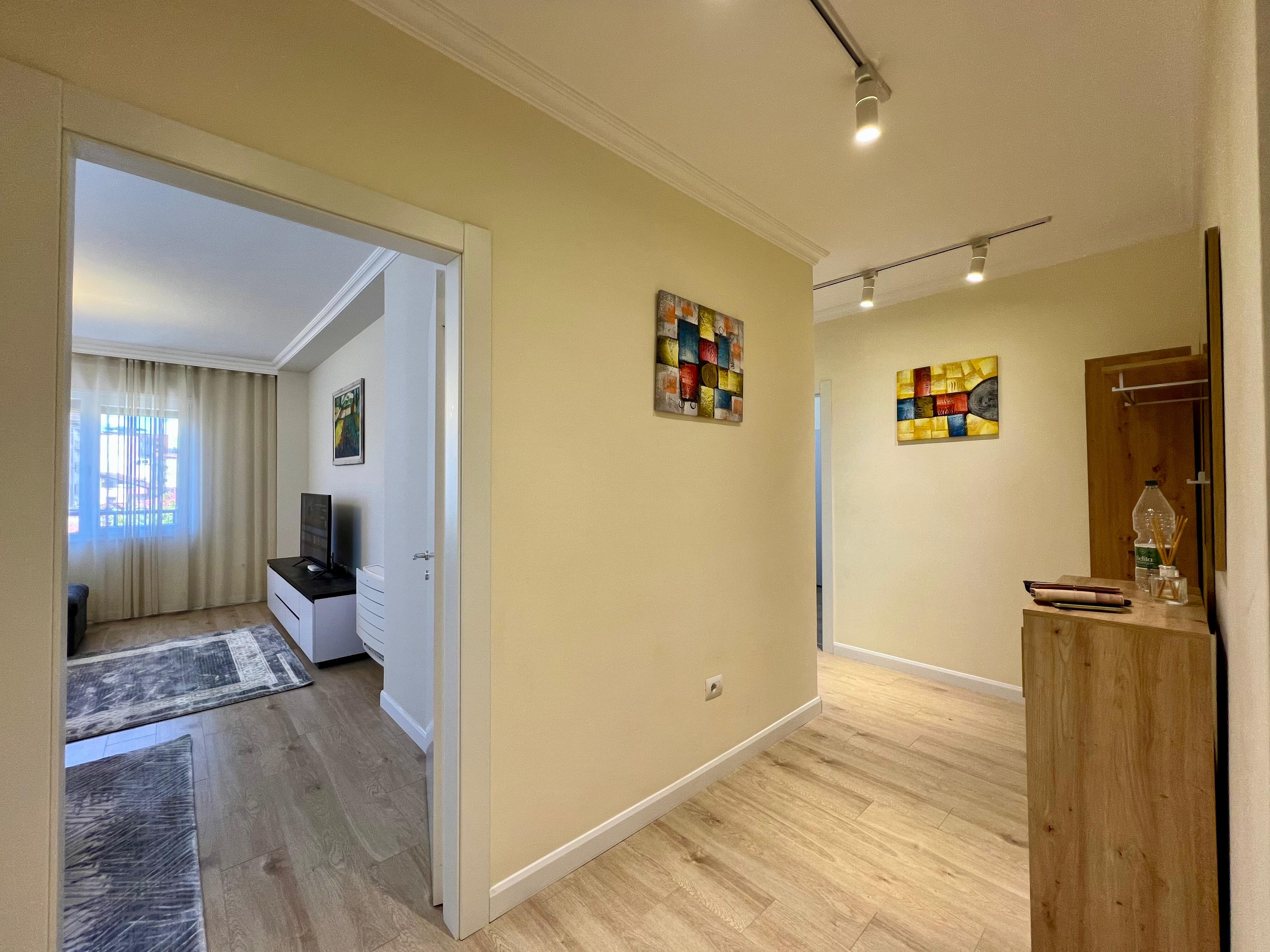 Para alugar: Apartamento 2+1+3 com 3 casas de banho, no Bazar Novo, Tirana