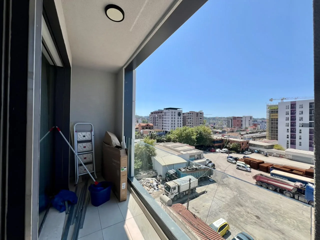 For rent, 2+1 apartment with parking, "Ish Dogana", Tirana. 12