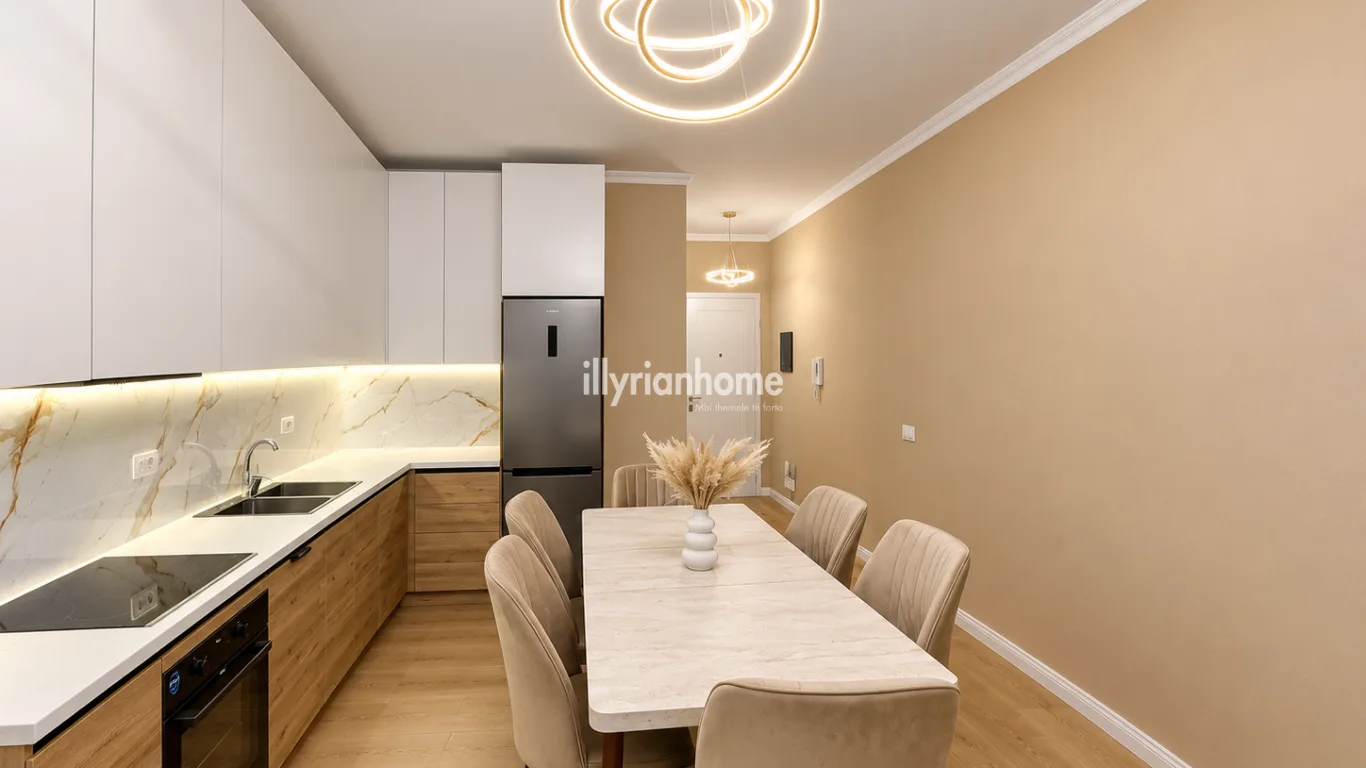 JEPET ME QIRA | APARTAMENT 2+1 + GARAZH | PRANË XHAMISË SË SELITËS- I Restauruar dhe i Mobiluar - Image 7