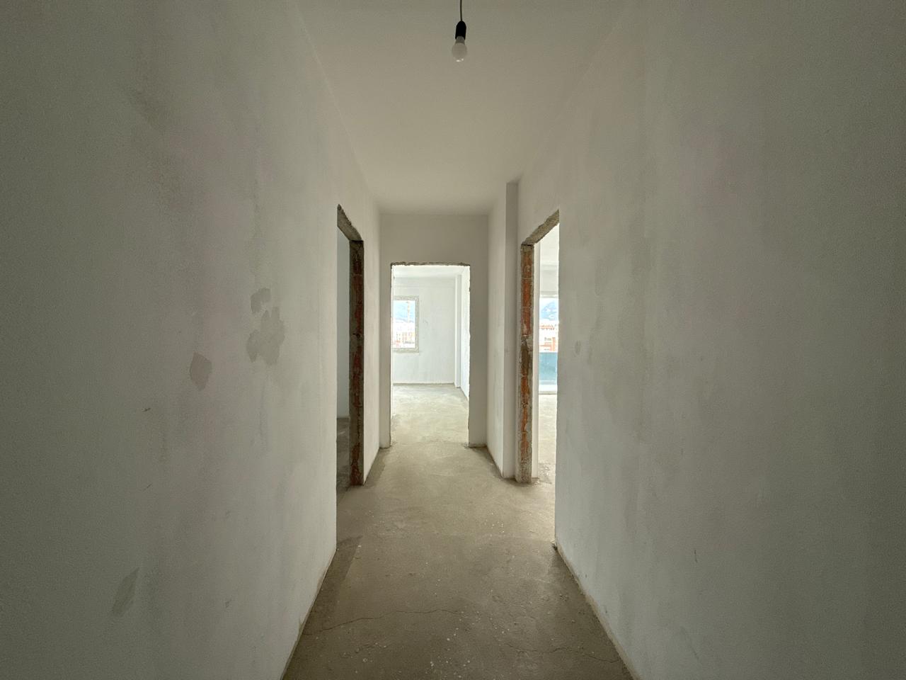For sale, 2+1 apartment with 2 bathrooms and a balcony, “Xhamlliku”, Tirana. 6