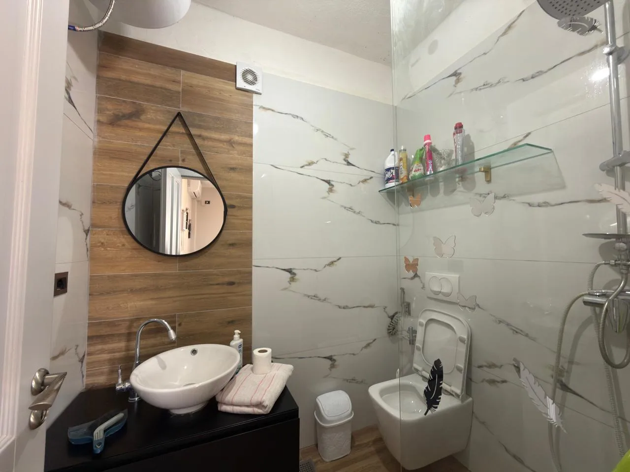 Jepet me qira apartament 1+1 në Golem | Pallat i ri me ashensor - Image 8