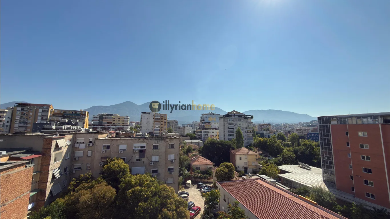 1+1 apartment with a large veranda near Pazar i Ri - Image 8