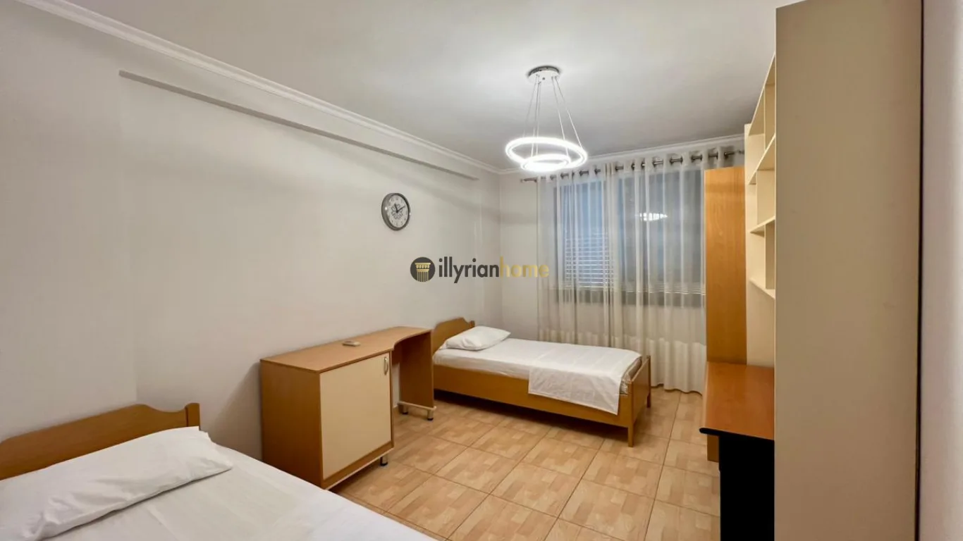 Zur Miete: 2+1+2 Wohnung mit 2 Badezimmern, Rruga e Kavajës, Tiranë. - Image 10