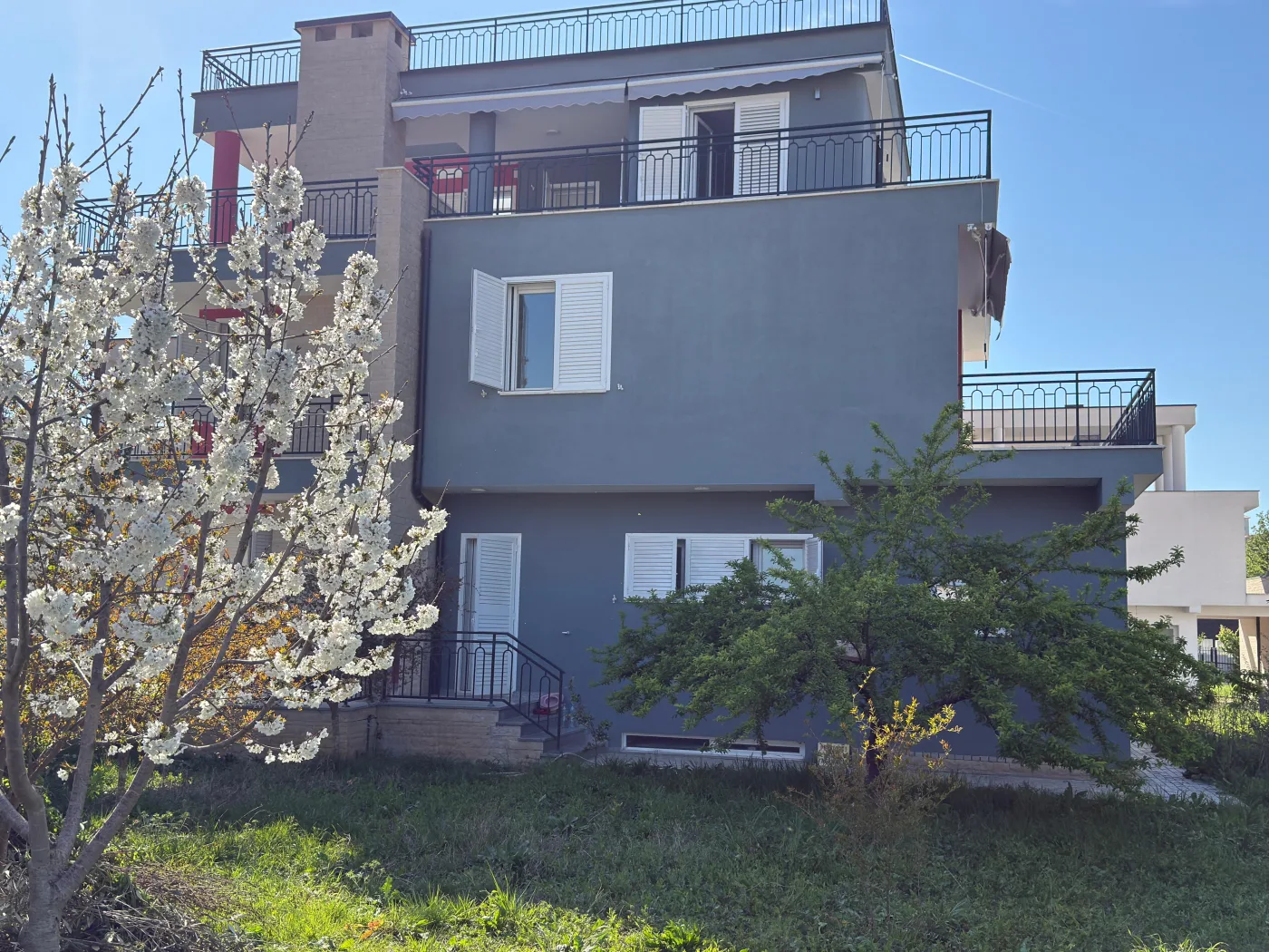 In rent, Villa 2-storey "Mjull - Bathore", near TEG, Tirana - Image 2