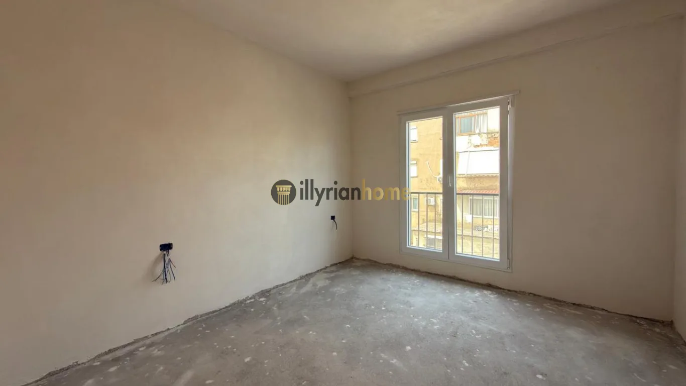 For sale | 2+1 apartment with balcony – Rruga "Mihal Grameno", Tiranë - Image 8