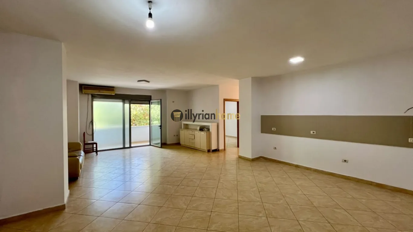 QIRA | APARTAMENT 3+1 , GJIMNAZI "PARTIZANI"-TIRANË - Image 2