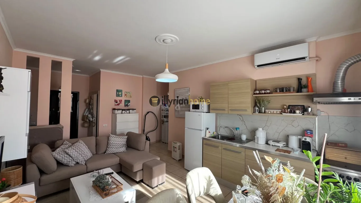 1+1 WOHNUNG ZU MIETEN – VIERTEL 13, DURRËS | AM MEER - Image 1