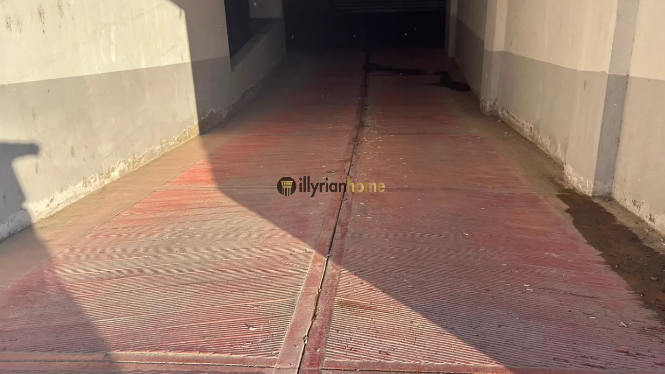 In affitto – Garage | Villa L, Astir - Image 2