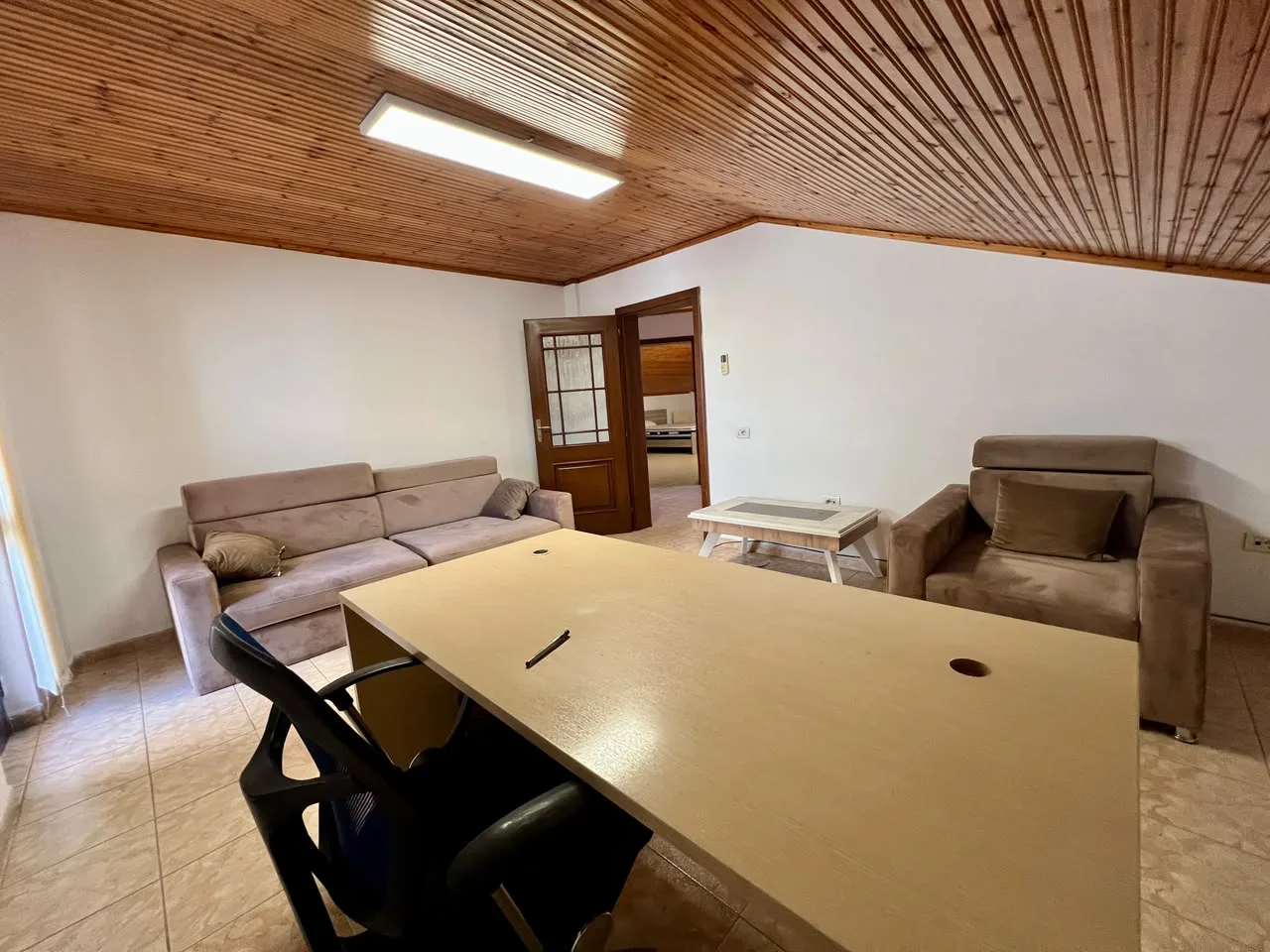 For rent, Papafingo 3+1+Verandah, “Pazari i Ri”, Tirana. 3