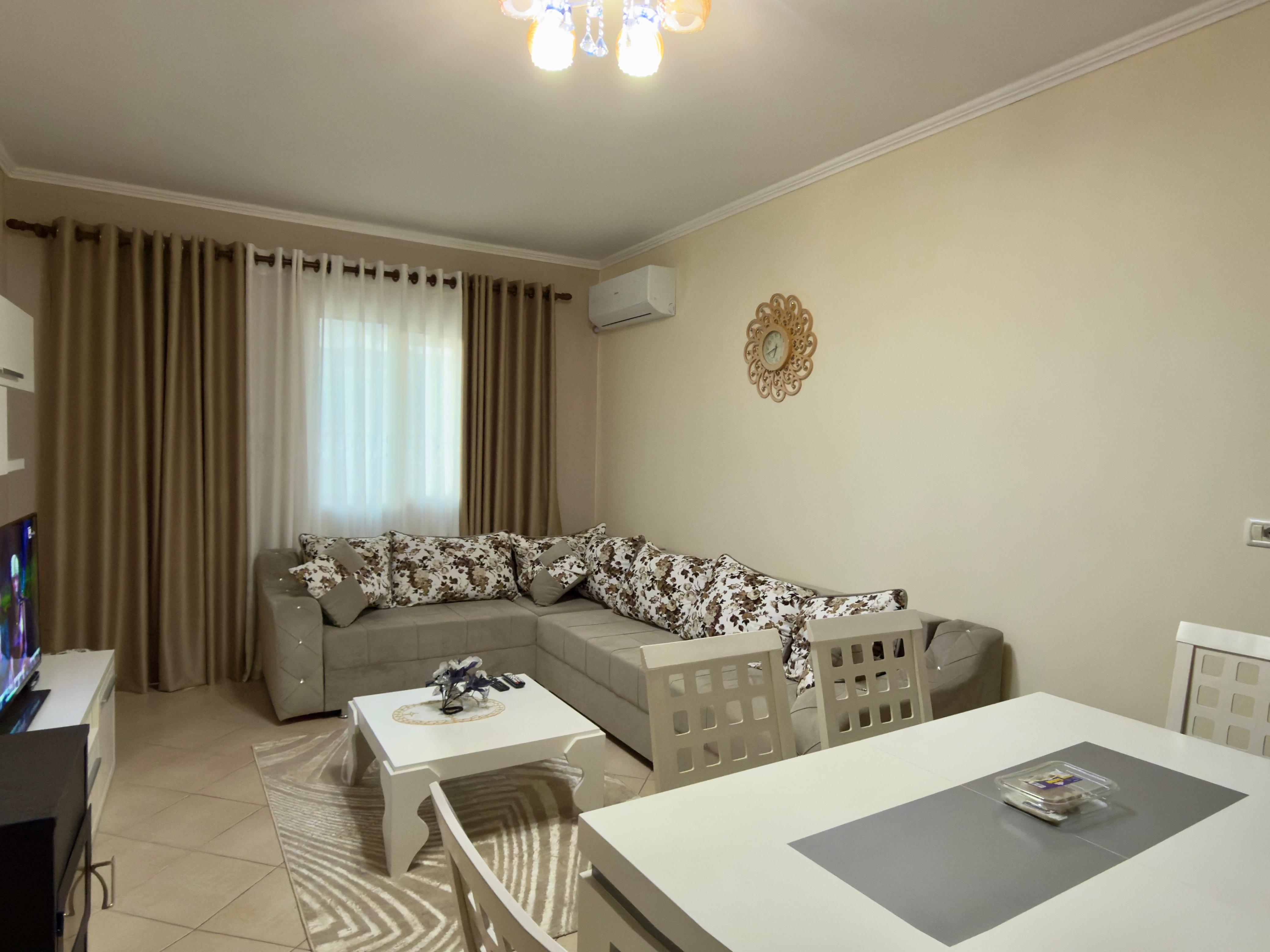 For rent Furnished 1+1 Apartment, located on “Shëtitoren”, opposite “Hotel 1 Maji”, Pogradec. 2