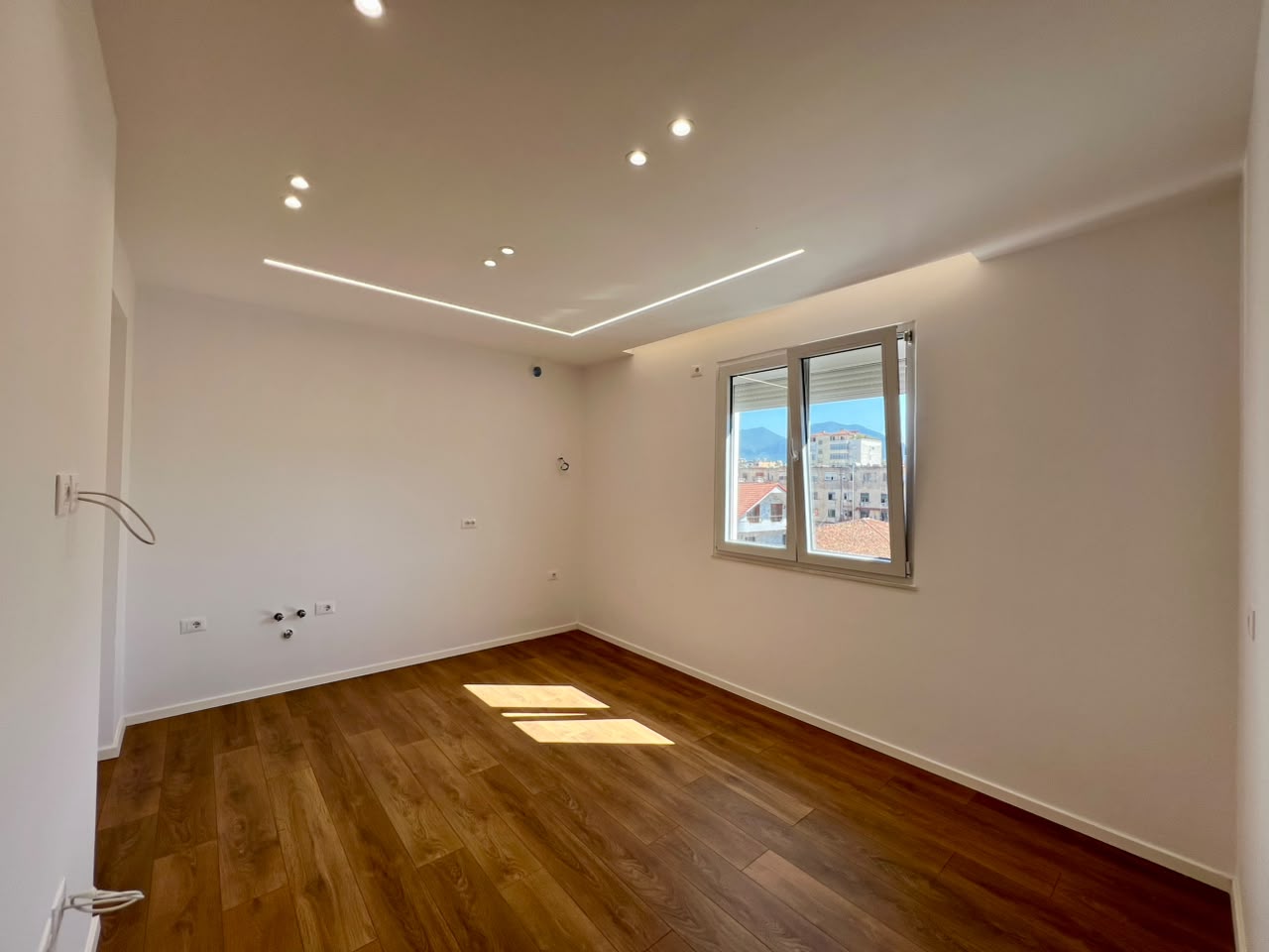 For sale, 2+1 apartment on Rruga “4 Dëshmorët”, Tiranë. 3