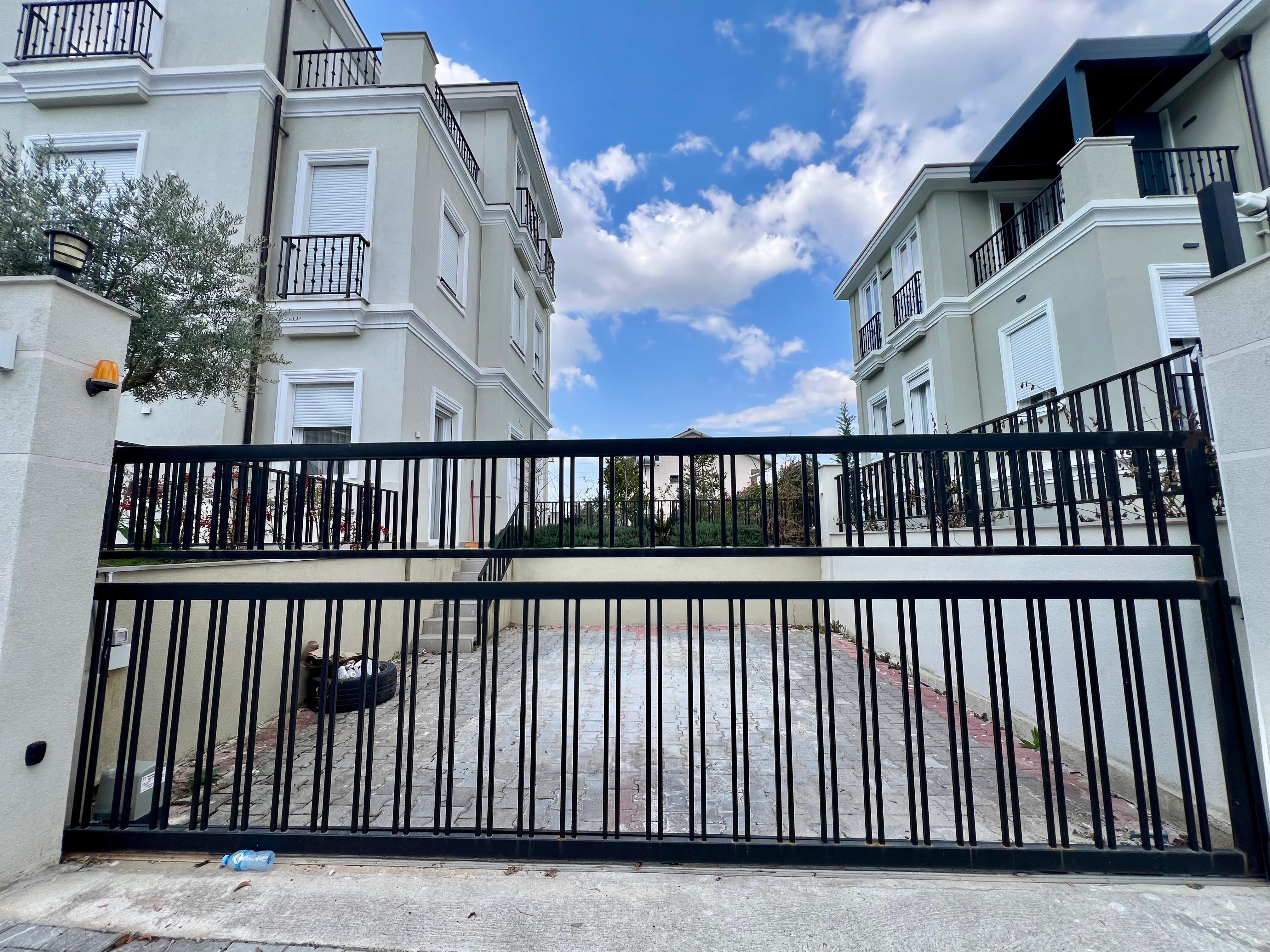 For rent, 3-story villa "Mjull Bathore", Tirana 17