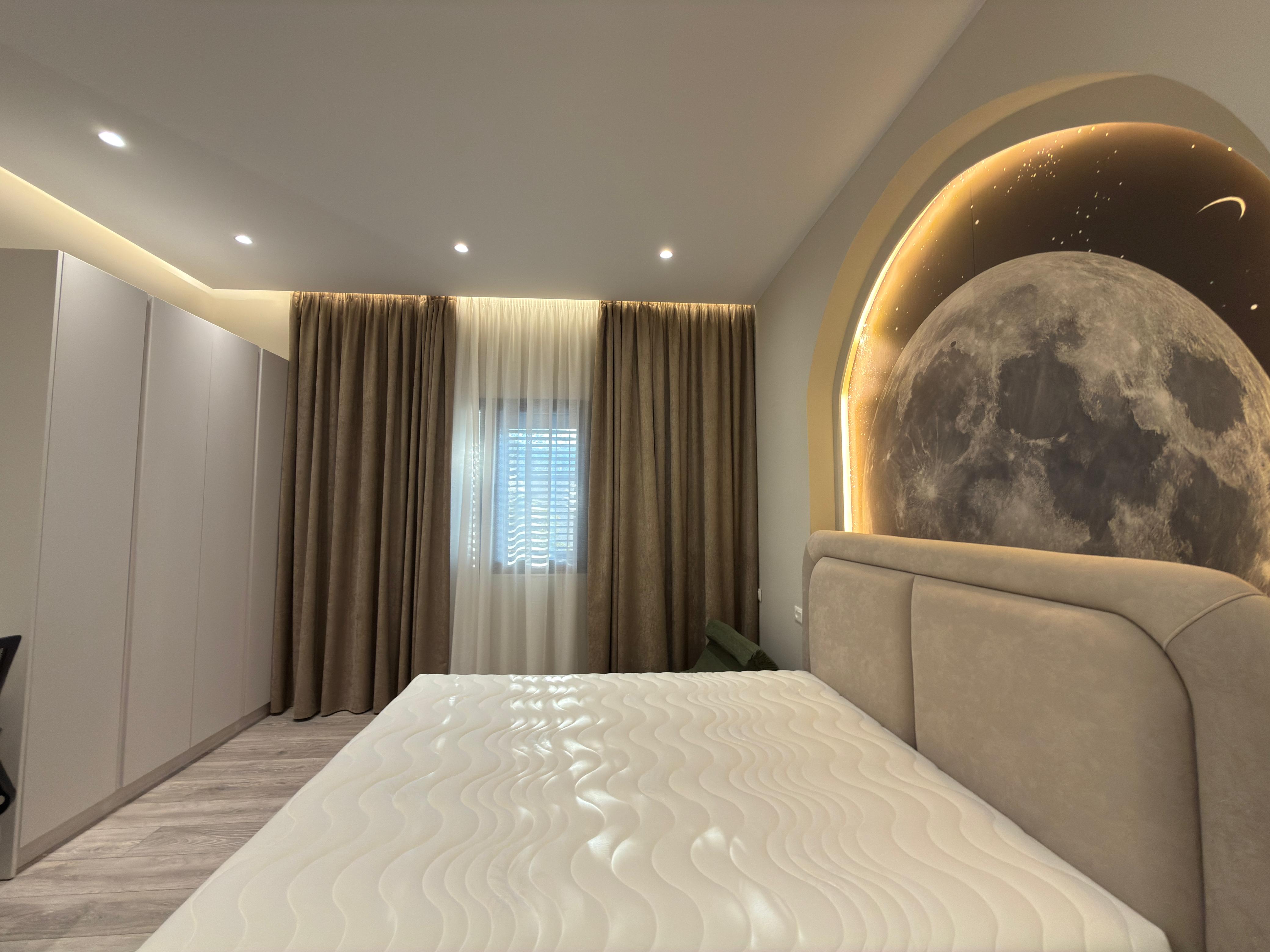 For rent: Ultra-luxury 3-story villa with a rooftop terrace, swimming pool, gym, private courtyard, and parking for 6 cars near Lake Liqeni i Thatë, Tirana. 13