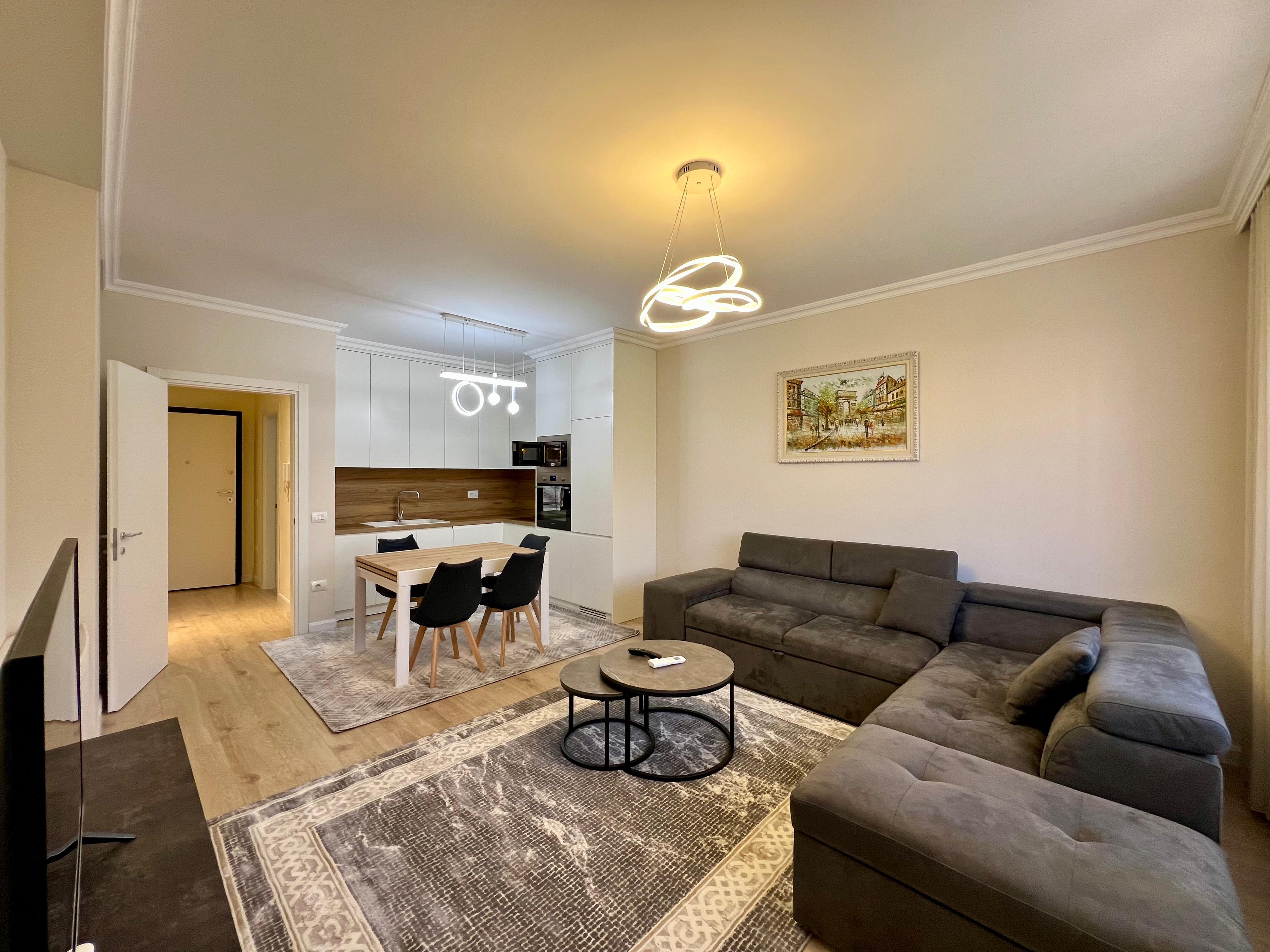 Para alugar: Apartamento 2+1+3 com 3 casas de banho, no Bazar Novo, Tirana