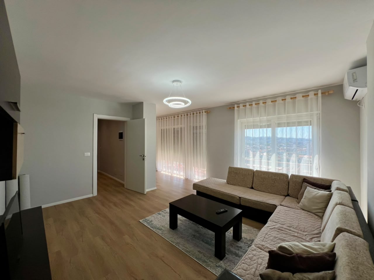For rent: 2+1 apartment in the former Dogana area, Tirana