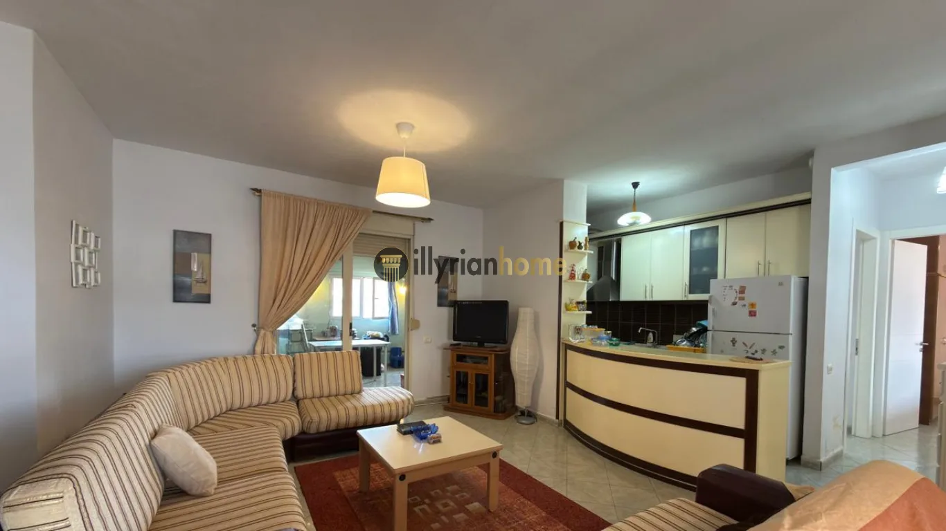 EKSKLUZIVE PËR SHITJE | APARTAMENT 2+1+2 – RRUGA “4 DËSHMORËT ”, TIRANË - Image 2