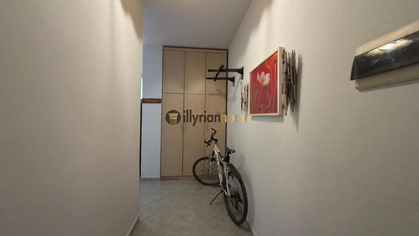 EKSKLUZIVE PËR SHITJE | APARTAMENT 2+1+2 – RRUGA “4 DËSHMORËT ”, TIRANË - Image 6