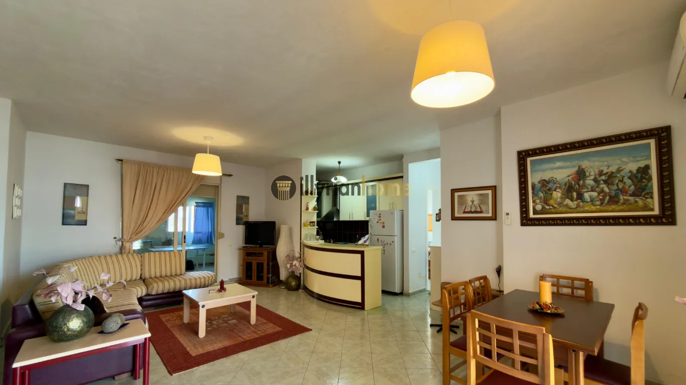 PËR SHITJE | APARTAMENT 2+1+2 TUALETE + 2 BALLKONE | RRUGA “4 DËSHMORËT”TIRANË - Image 9